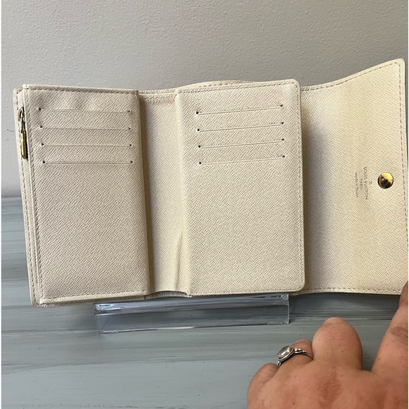 Louis Vuitton Damier Azur Wallet AUTHENTIC - Picture 3 of 9